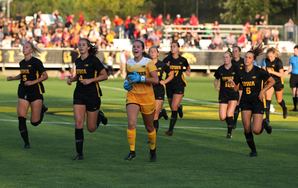 Iowa Hawkeyes goalkeeper Claire Graves (1) during a 2-1 victory over the Iowa State Cyclones Thursday, August 29, 2019 in the Iowa Corn Cy-Hawk series at the Iowa Soccer Complex. (Brian Ray/hawkeyesports.com)