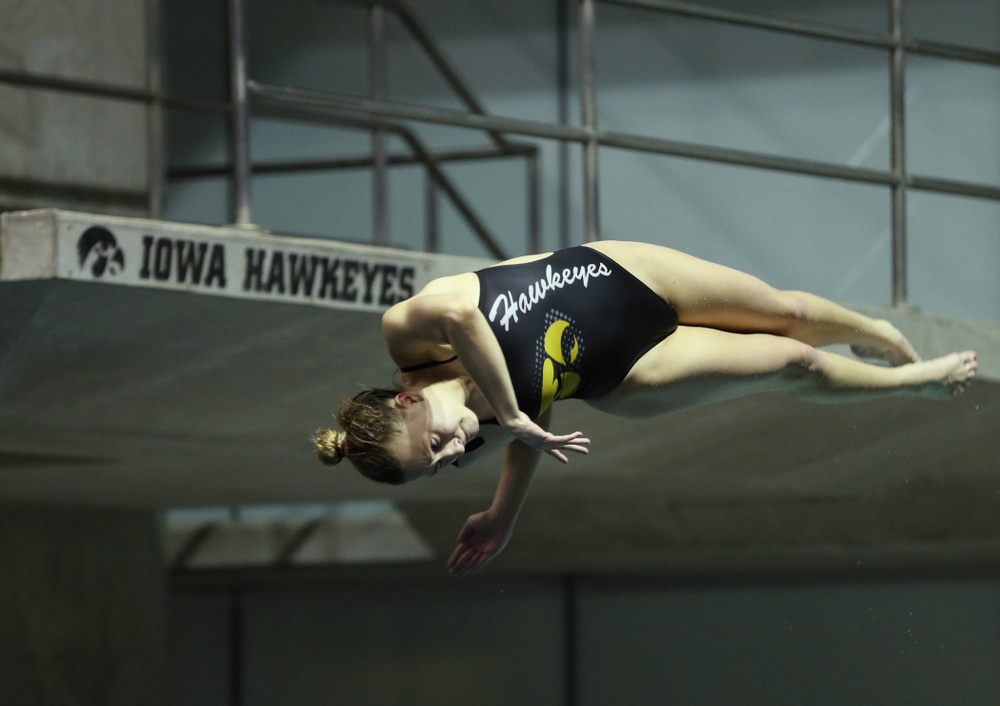 Iowa's Samantha Tamborski competes on the 1-meter springboard against the Iowa State Cyclones in the Iowa Corn Cy-Hawk Series Friday, December 7, 2018 at at the Campus Recreation and Wellness Center. (Brian Ray/hawkeyesports.com)