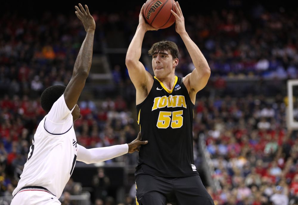 Iowa Hawkeyes forward Luka Garza (55) against the Cincinnati Bearcats in the first round of the 2019 NCAA Men's Basketball Tournament Friday, March 22, 2019 at Nationwide Arena in Columbus, Ohio. (Brian Ray/hawkeyesports.com)
