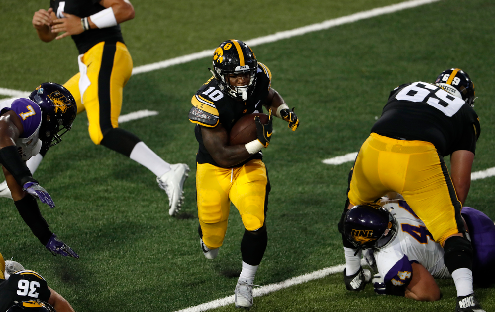 Iowa Hawkeyes running back Mekhi Sargent (10) against the Northern Iowa Panthers Saturday, September 15, 2018 at Kinnick Stadium. (Brian Ray/hawkeyesports.com)