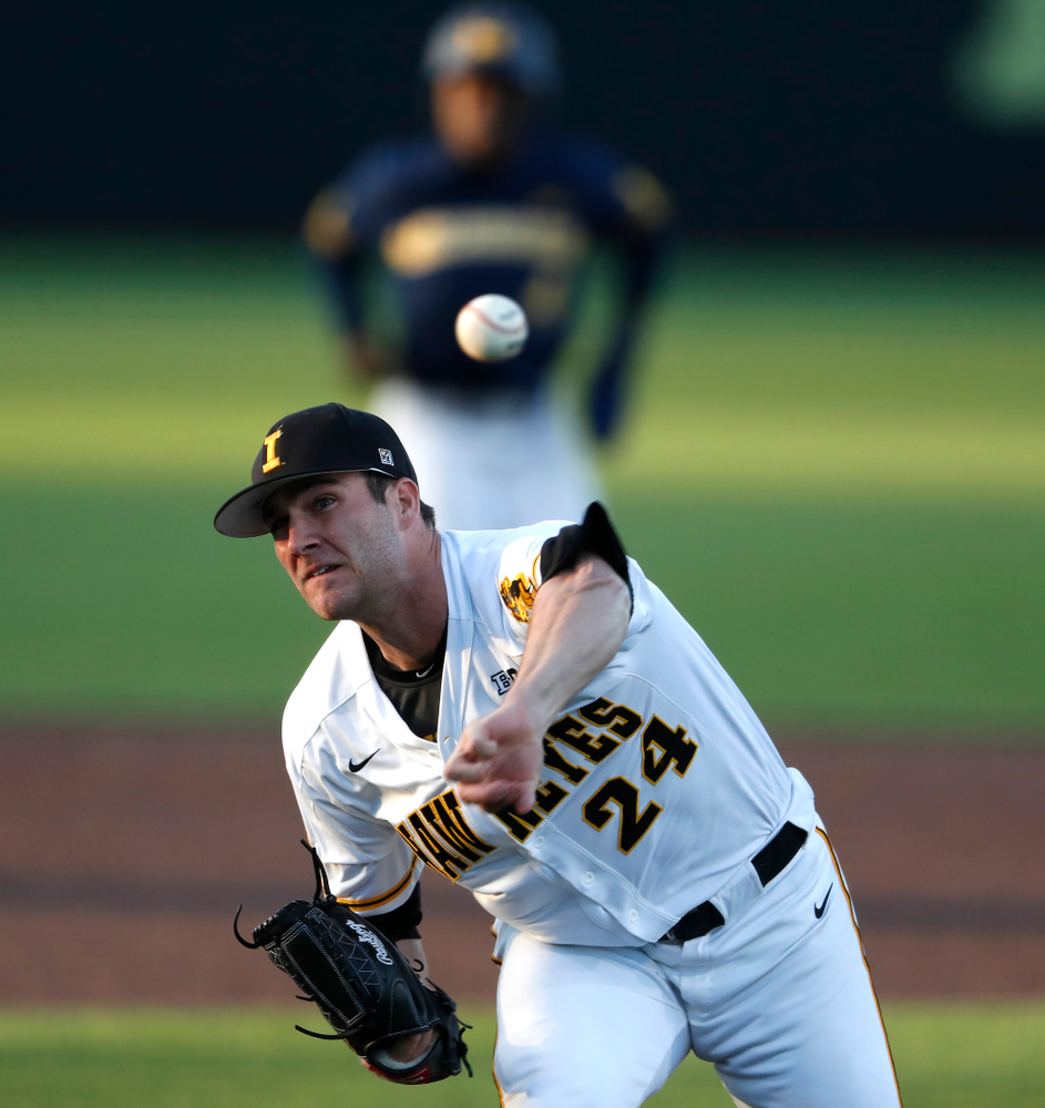 Iowa Hawkeyes pitcher Nick Allgeyer (24) against the Michigan Wolverines Friday, April 27, 2018 at Duane Banks Field in Iowa City. (Brian Ray/hawkeyesports.com)