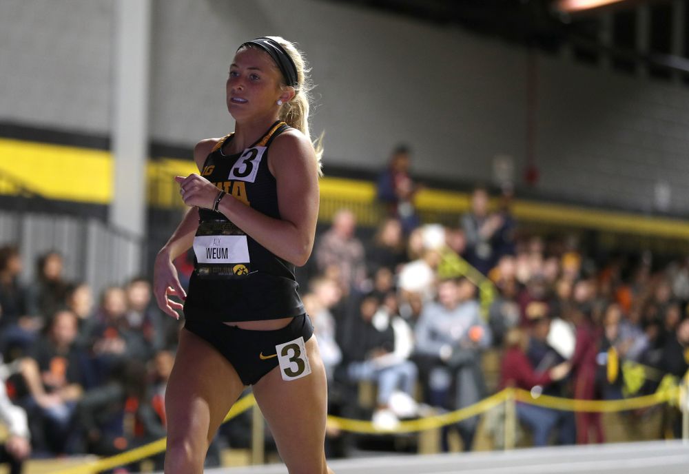 Iowa's Aly Weum runs the 600 meter premier during the 2019 Larry Wieczorek Invitational Friday, January 18, 2019 at the Hawkeye Tennis and Recreation Center. (Brian Ray/hawkeyesports.com)