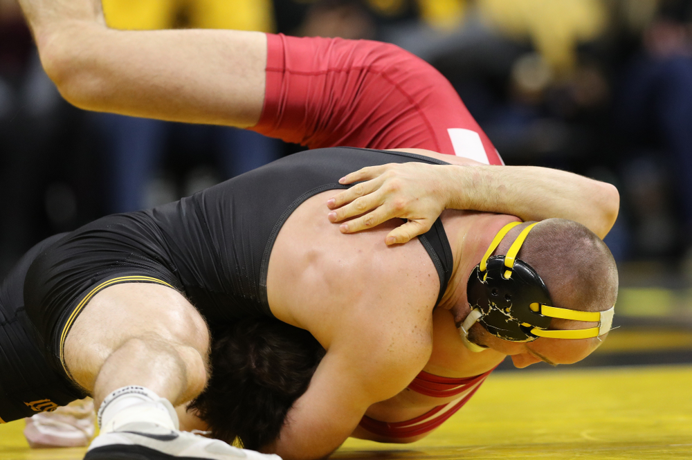 Iowa's Alex Marinelli wrestles Indiana's Dillon Hoey at 165 pounds Friday, February 15, 2019 at Carver-Hawkeye Arena. (Brian Ray/hawkeyesports.com)