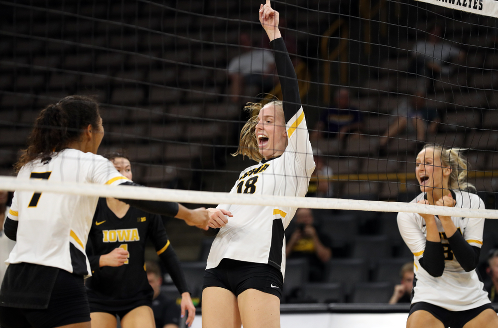 Iowa Hawkeyes middle blocker Hannah Clayton (18) against Lipscomb Friday, September 20, 2019 at Carver-Hawkeye Arena. (Brian Ray/hawkeyesports.com)