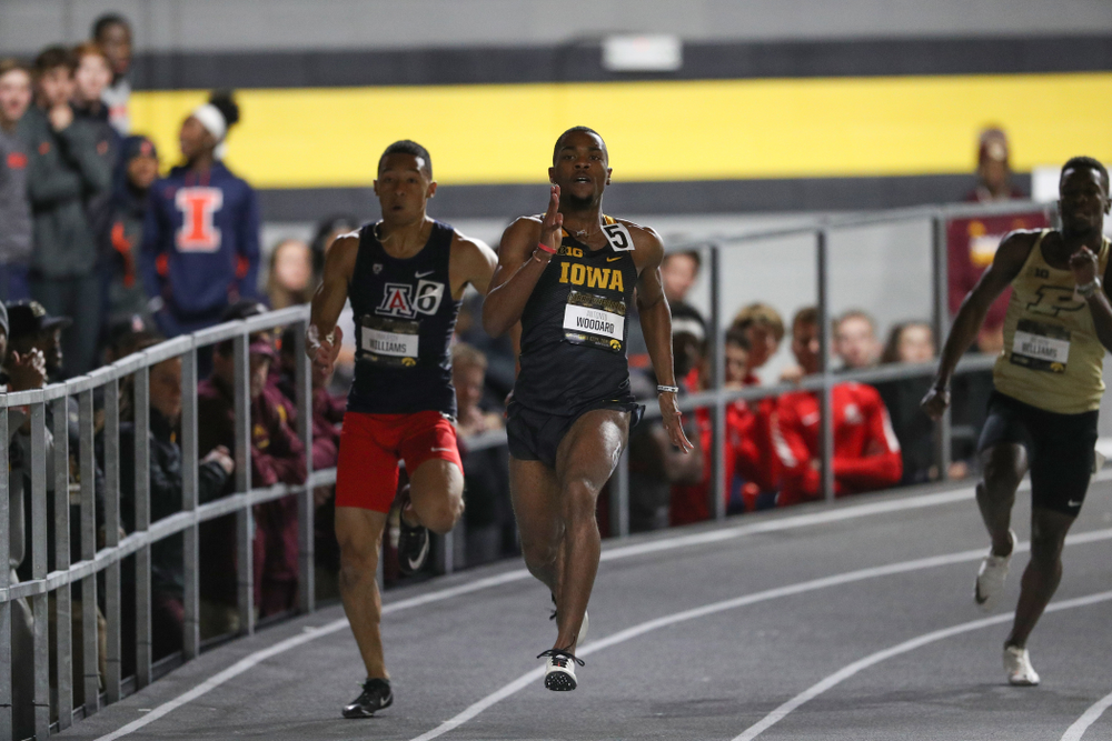 Iowa's Antonio Woodard runs the 200 meter premier during the 2019 Larry Wieczorek Invitational Friday, January 18, 2019 at the Hawkeye Tennis and Recreation Center. (Brian Ray/hawkeyesports.com)
