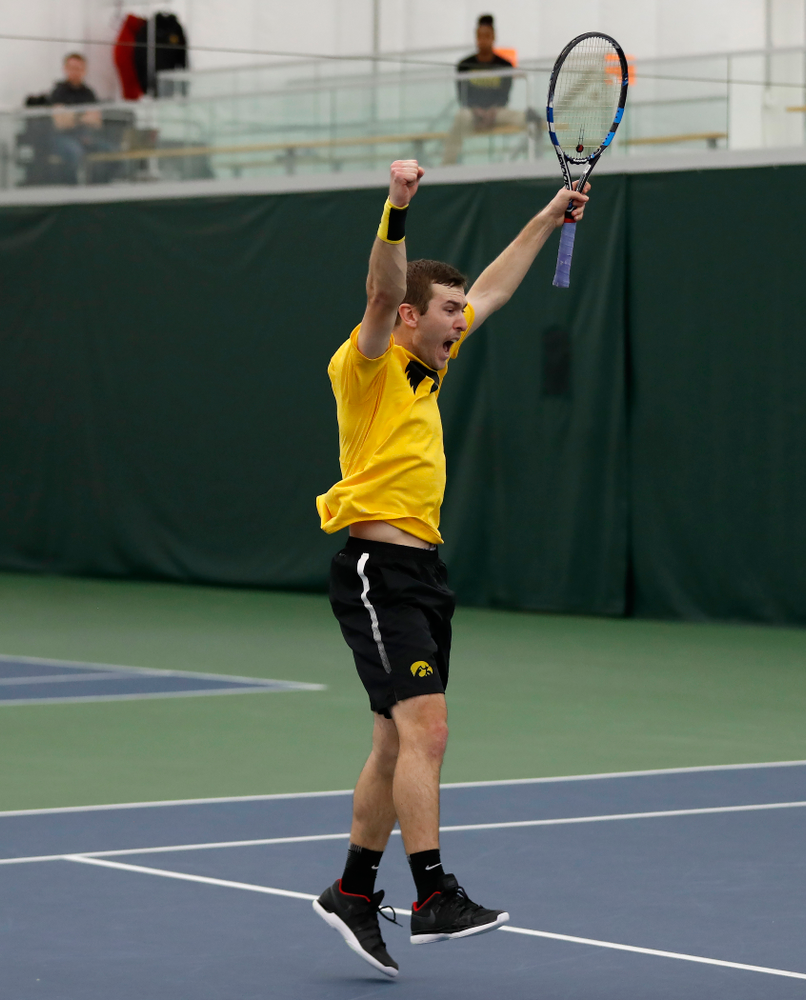 Joe Tyler and Jake Jacoby play a doubles match against the Illinois Fighting Illini Saturday, March 31, 2018 at Hawkeye Tennis and Recreation Center. (Brian Ray/hawkeyesports.com)