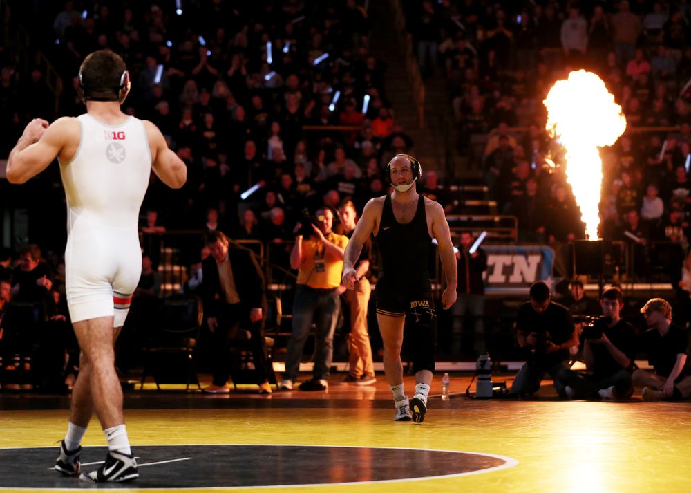 Iowa’s Alex Marinelli wrestles Ohio State’s Ethan Smith at 165 pounds Friday, January 24, 2020 at Carver-Hawkeye Arena. Marinelli won the match 14-10. (Brian Ray/hawkeyesports.com)