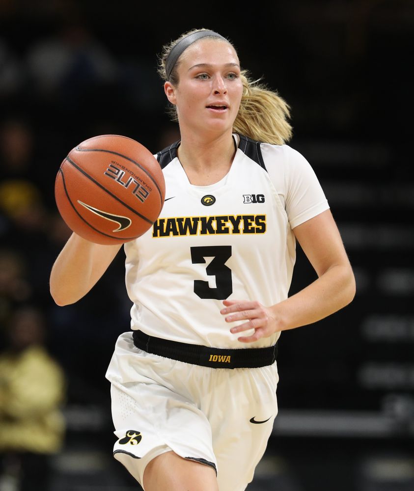 Iowa Hawkeyes guard Makenzie Meyer (3) against Oral Roberts University Friday, November 9, 2018 at Carver-Hawkeye Arena. (Brian Ray/hawkeyesports.com)