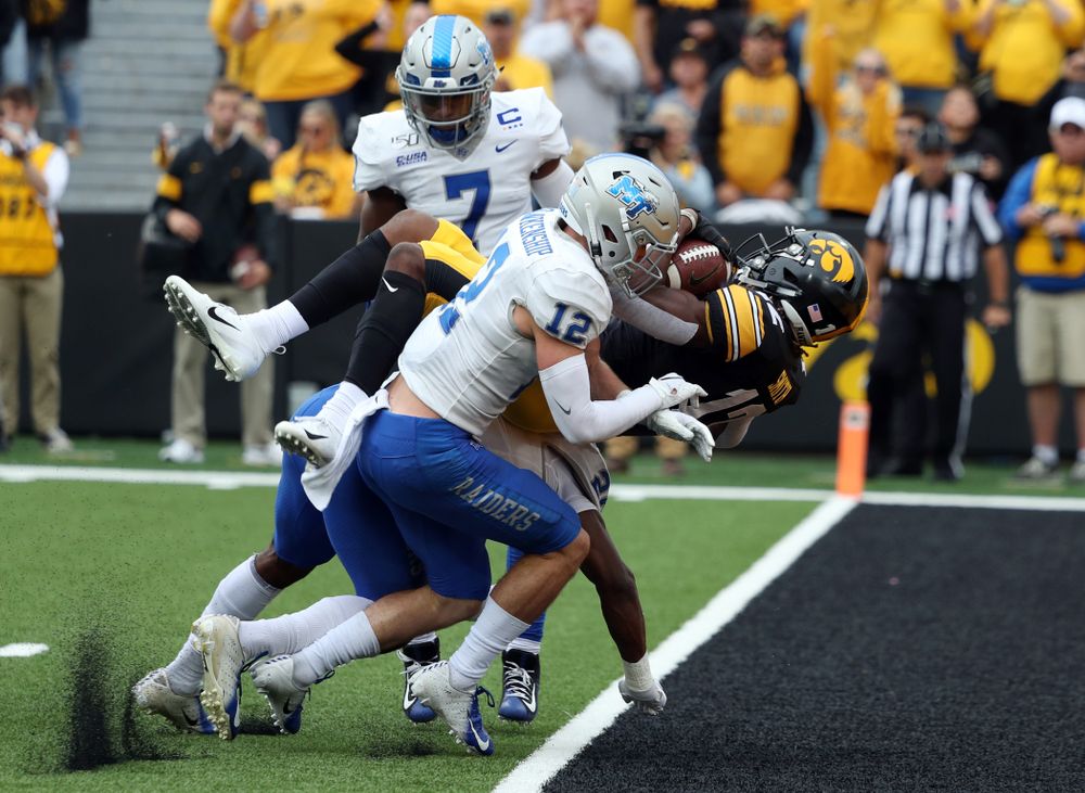 Iowa Hawkeyes wide receiver Brandon Smith (12) scores a touchdown against Middle Tennessee State Saturday, September 28, 2019 at Kinnick Stadium. (Brian Ray/hawkeyesports.com)