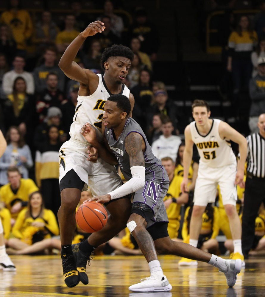 Iowa Hawkeyes forward Tyler Cook (25) against the Northwestern Wildcats Sunday, February 10, 2019 at Carver-Hawkeye Arena. (Brian Ray/hawkeyesports.com)