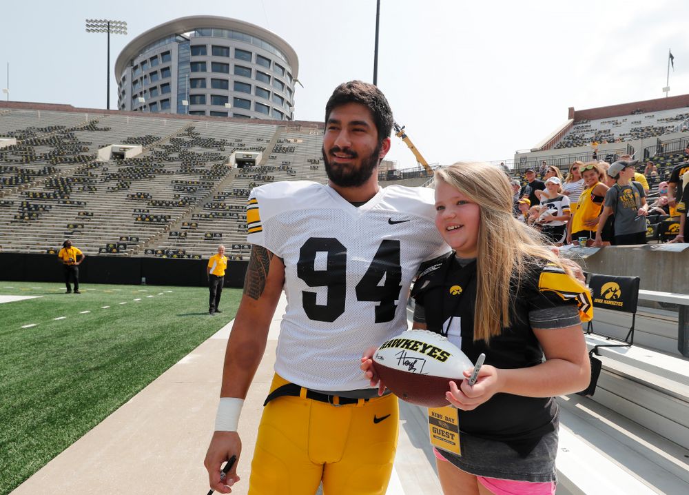 Iowa Hawkeyes defensive end A.J. Epenesa (94) during Kids Day Saturday, August 11, 2018 at Kinnick Stadium. (Brian Ray/hawkeyesports.com)