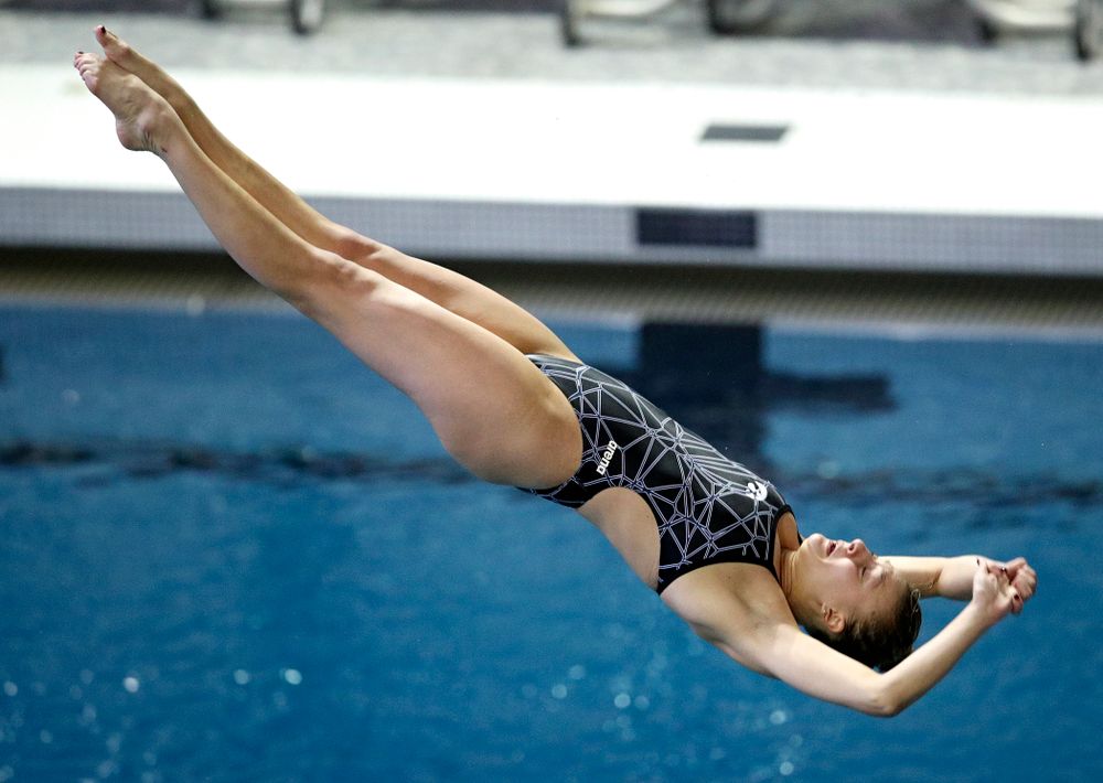 Iowa’s Samantha Tamborski competes in the women’s platform diving preliminary event during the 2020 Women’s Big Ten Swimming and Diving Championships at the Campus Recreation and Wellness Center in Iowa City on Saturday, February 22, 2020. (Stephen Mally/hawkeyesports.com)