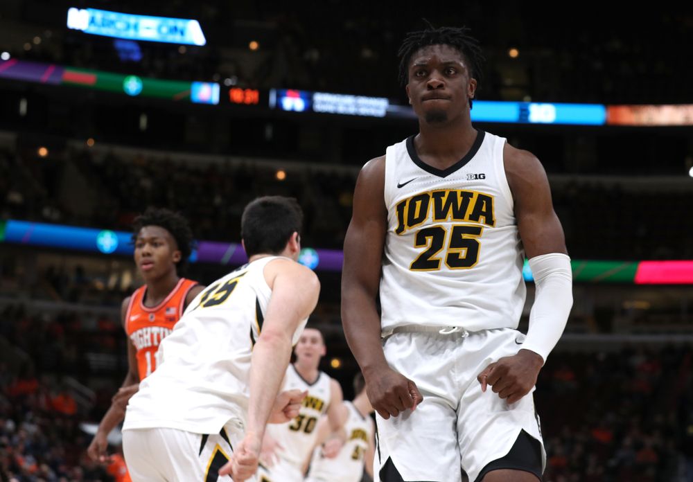 Iowa Hawkeyes forward Tyler Cook (25) against the Illinois Fighting Illini in the 2019 Big Ten Men's Basketball Tournament Thursday, March 14, 2019 at the United Center in Chicago. (Brian Ray/hawkeyesports.com)