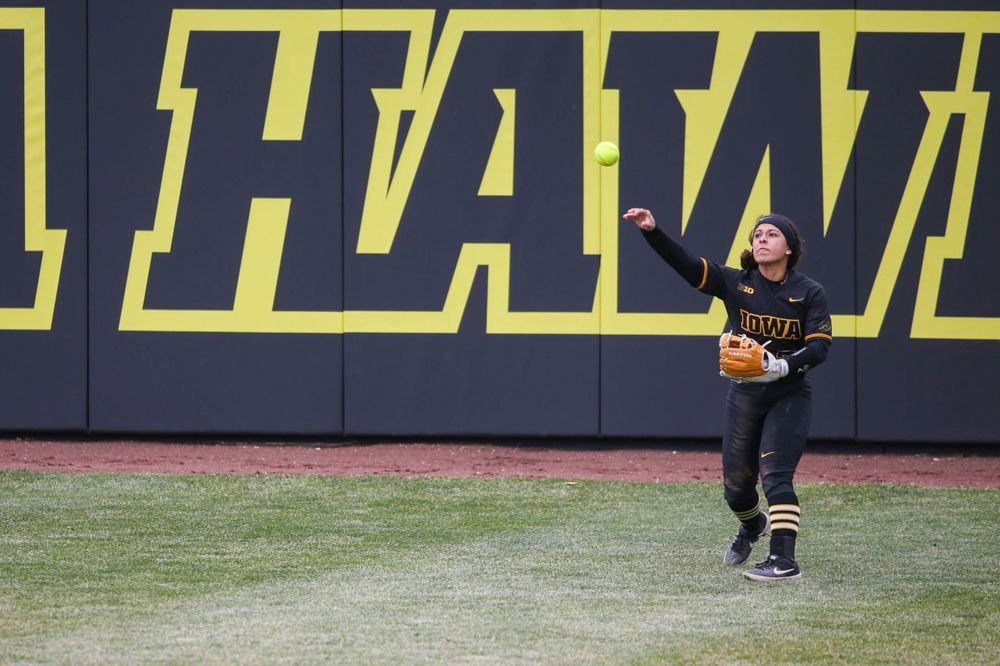 Iowa outfielder Lea Thompson (7) at game 2 vs Northwestern on Saturday, March 30, 2019 at Bob Pearl Field. (Lily Smith/hawkeyesports.com)