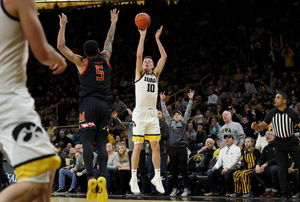 Iowa Hawkeyes guard Joe Wieskamp (10) knocks down a three point basket against the Maryland Terrapins Friday, January 10, 2020 at Carver-Hawkeye Arena. (Brian Ray/hawkeyesports.com)