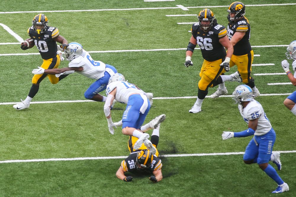 Iowa Hawkeyes running back Mekhi Sargent (10) against Middle Tennessee Saturday, September 28, 2019 at Kinnick Stadium. (Lily Smith/hawkeyesports.com)