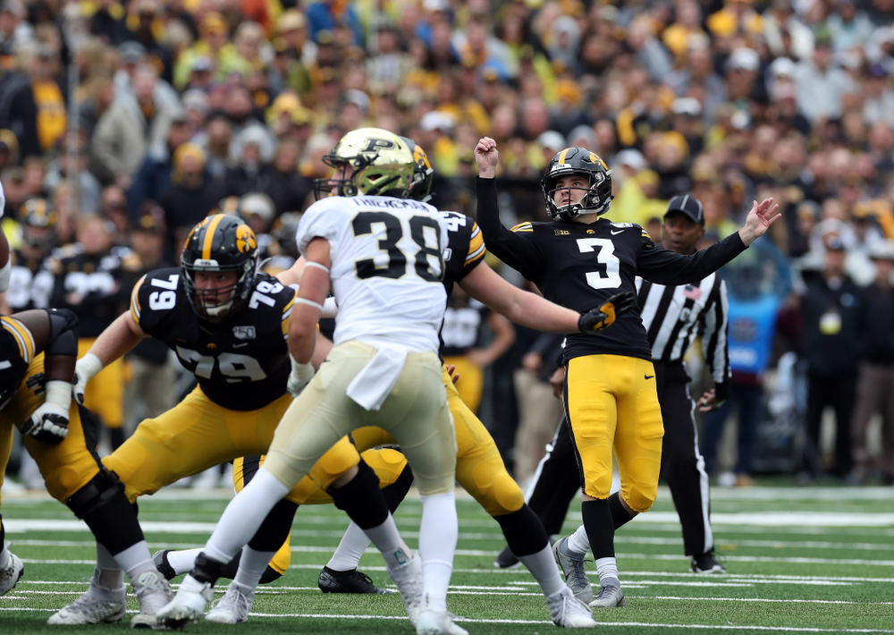 Iowa Hawkeyes place kicker Keith Duncan (3) against the Purdue Boilermakers Saturday, October 19, 2019 at Kinnick Stadium. (Brian Ray/hawkeyesports.com)