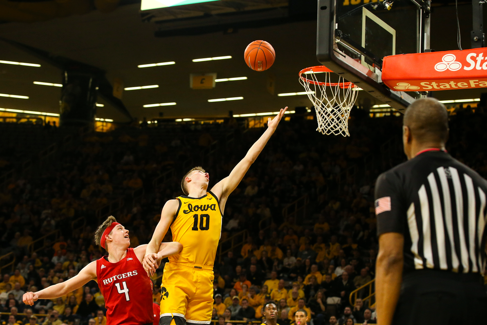Iowa Hawkeyes guard Joe Wieskamp (10) attempts to catch a rebound during the Iowa men’s basketball game vs Rutgers on Wednesday, January 22, 2020 at Carver-Hawkeye Arena. (Lily Smith/hawkeyesports.com)