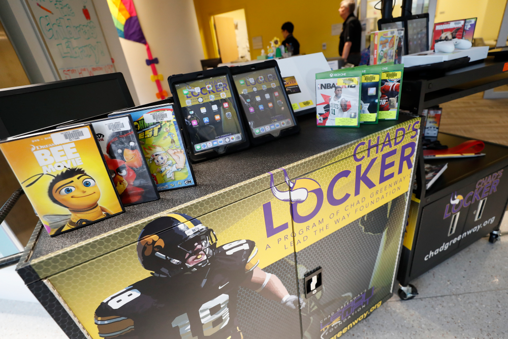 Former Hawkeye Football linebacker Chad Greenway's Lead the Way Foundation unveils their latest Greenway's Locker technology and media cabinet Friday, August 31, 2018 at the University of Iowa Stead Family Children's Hospital. Chad's Locker provides patients and their families access to notebook computers, movies and video game systems to occupy their time during their hospital stay. (Brian Ray/hawkeyesports.com)