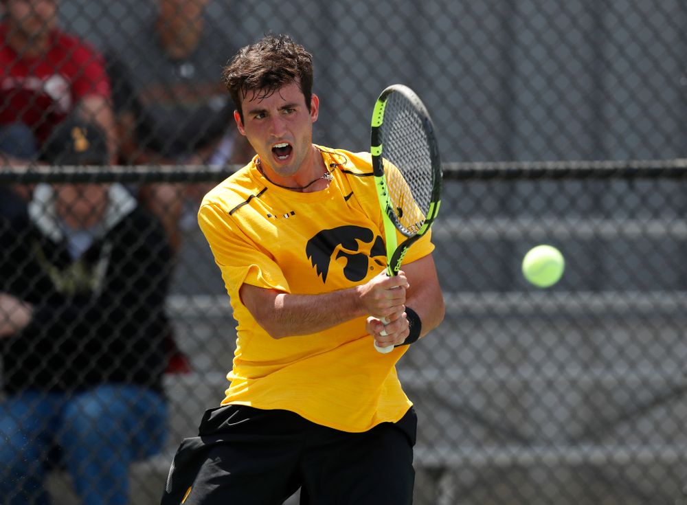 Josh Silverstein against Northwestern in the first round of the 2018 Big Ten Men's Tennis Tournament Thursday, April 26, 2018 at the Hawkeye Tennis and Recreation Complex. (Brian Ray/hawkeyesports.com)