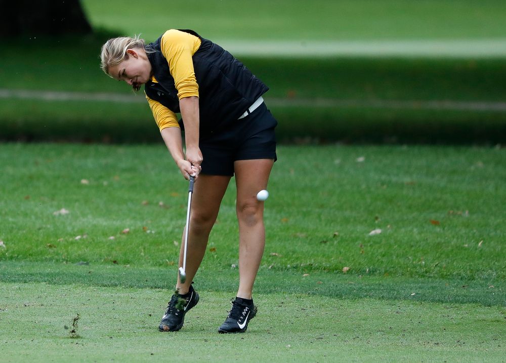 Iowa's Stephanie Herzog hits an approach shot during the Diane Thomason Invitational at Finkbine Golf Course on September 29, 2018. (Tork Mason/hawkeyesports.com)