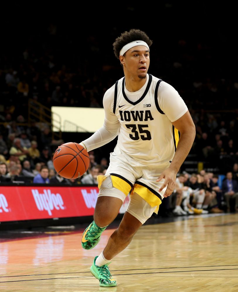 Iowa Hawkeyes forward Cordell Pemsl (35) against the Minnesota Golden Gophers Monday, December 9, 2019 at Carver-Hawkeye Arena. (Brian Ray/hawkeyesports.com)
