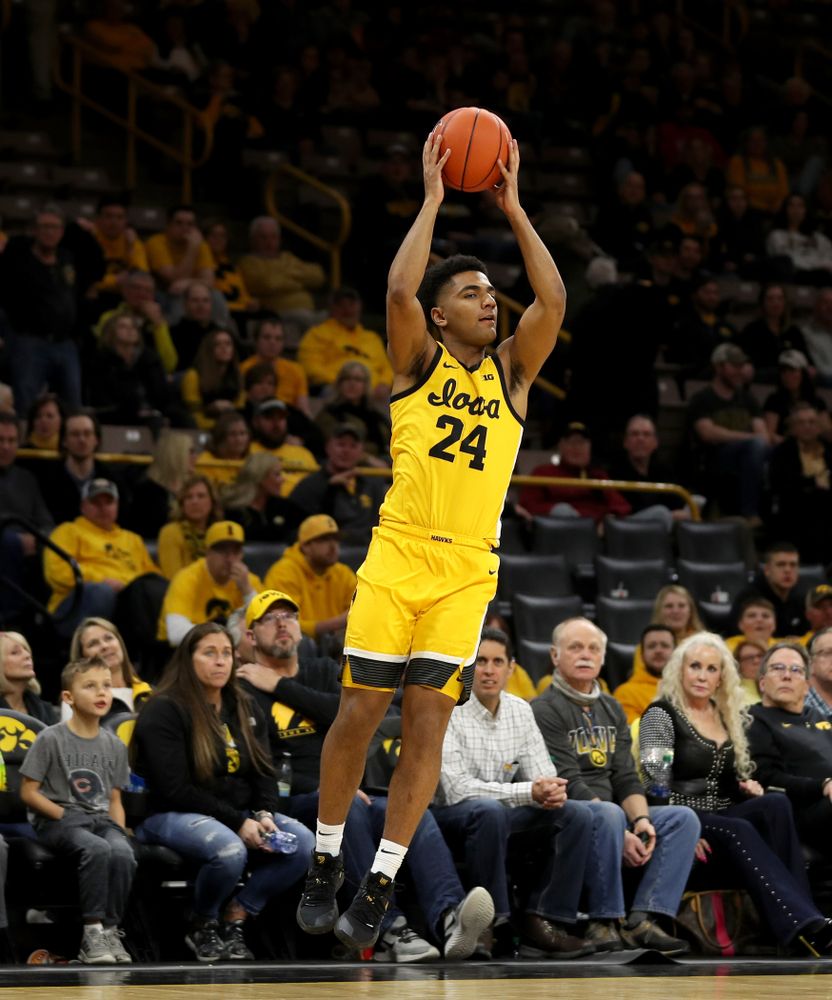 Iowa Hawkeyes guard Nicolas Hobbs (24) against the Nebraska Cornhuskers Saturday, February 8, 2020 at Carver-Hawkeye Arena. (Brian Ray/hawkeyesports.com)