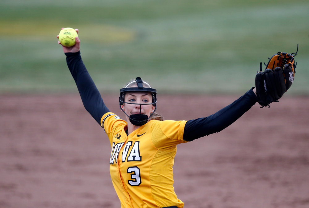 Iowa Hawkeyes starting pitcher/relief pitcher Allison Doocy (3) against UW Green Bay Tuesday, March 27, 2018 at Bob Pearl Field. (Brian Ray/hawkeyesports.com)